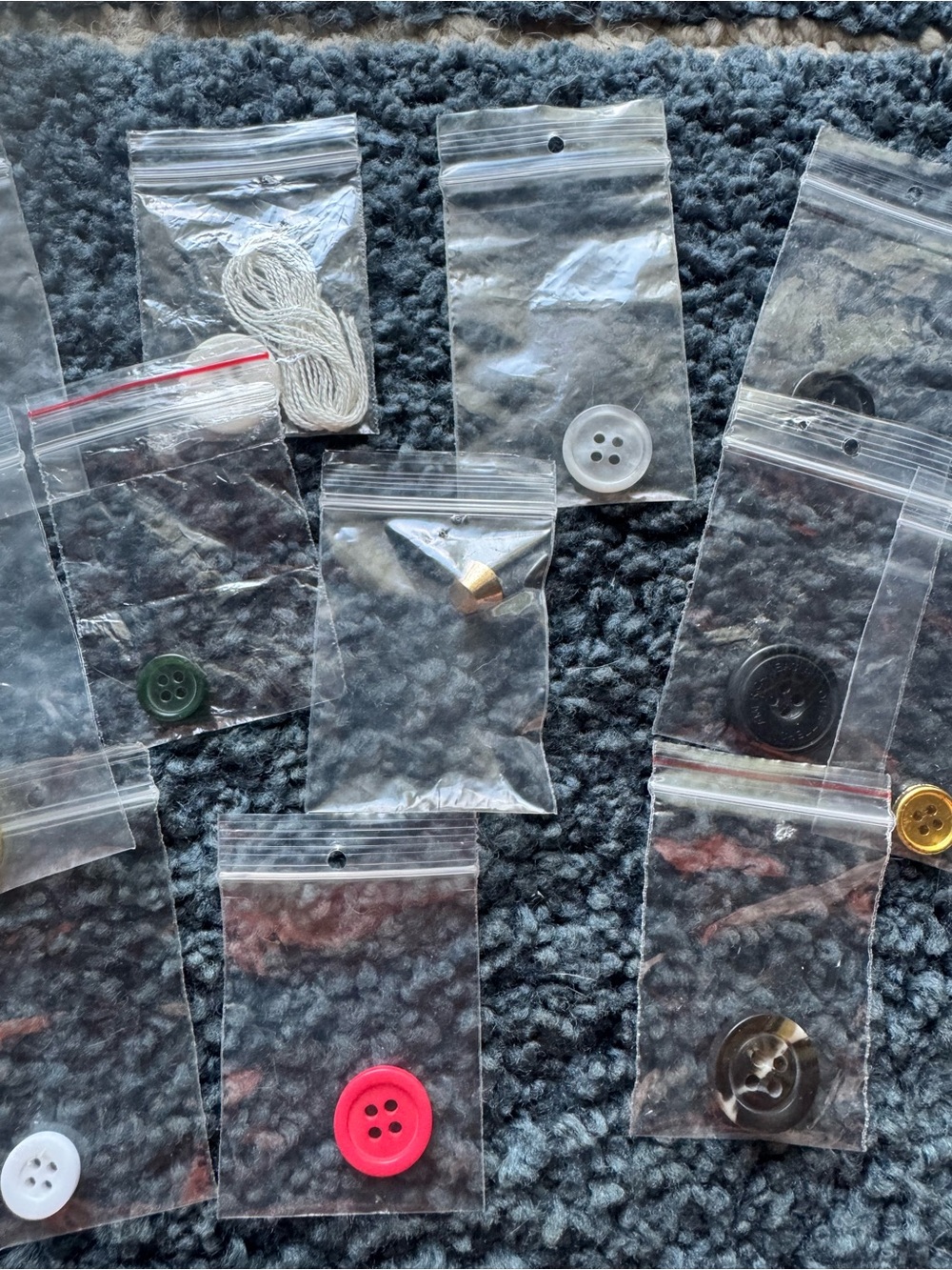 Buttons- 20 Assorted/Mixed Colors - Picture 4 of 6